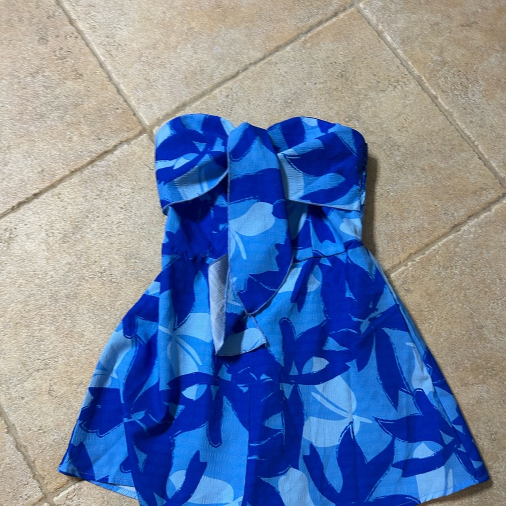 Blue Floral Strapless romper Sz xs euc